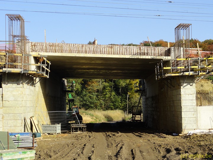 DSC03988.JPG - Nouveau pont du chemin de Bourgeois en cours d'aménagement